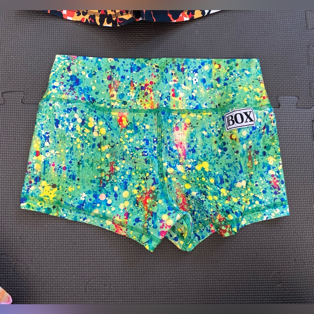 Rok The Box booty shorts, M